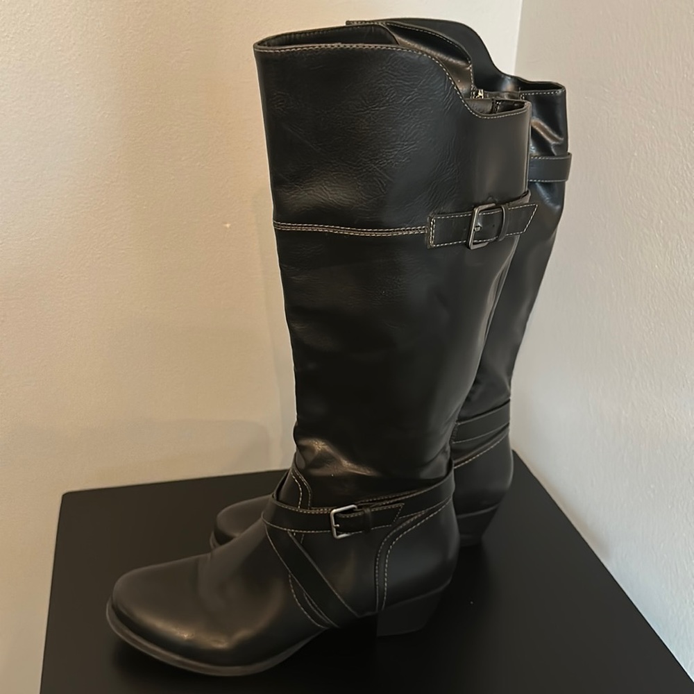 Natural Soul black boots
